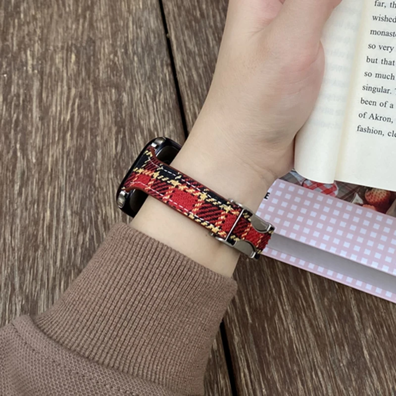 Women Woolen Cloth Strap for Apple Watch 10 Band 46mm 44mm 45mm 42mm 40/41mm Thin Magnetic Bracelet iWatch Series 9 8 SE 7 Belt