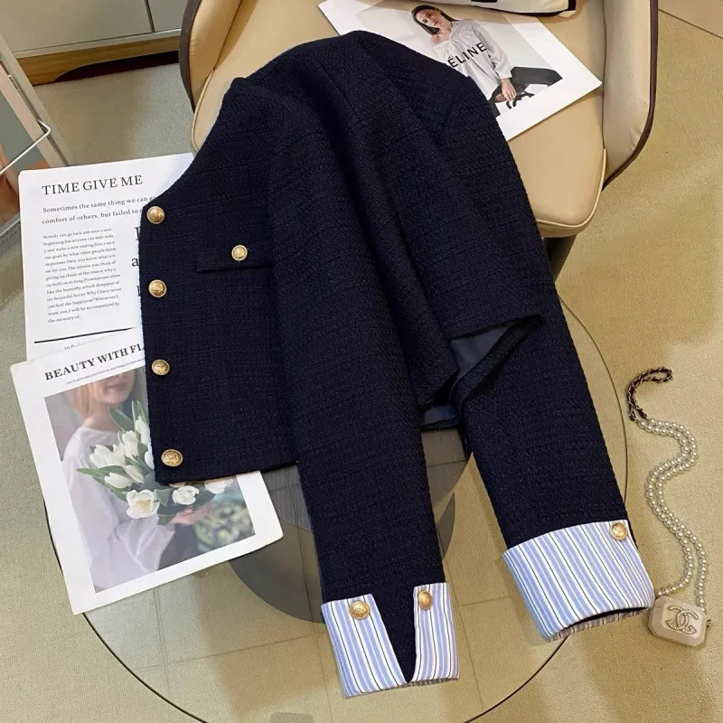 Marineblaue Goldknopf-Kurzjacke für Damen, Herbst und Winter, neuer französischer gestreifter Patchwork-O-Ausschnitt, vielseitiger langärmeliger Mantel