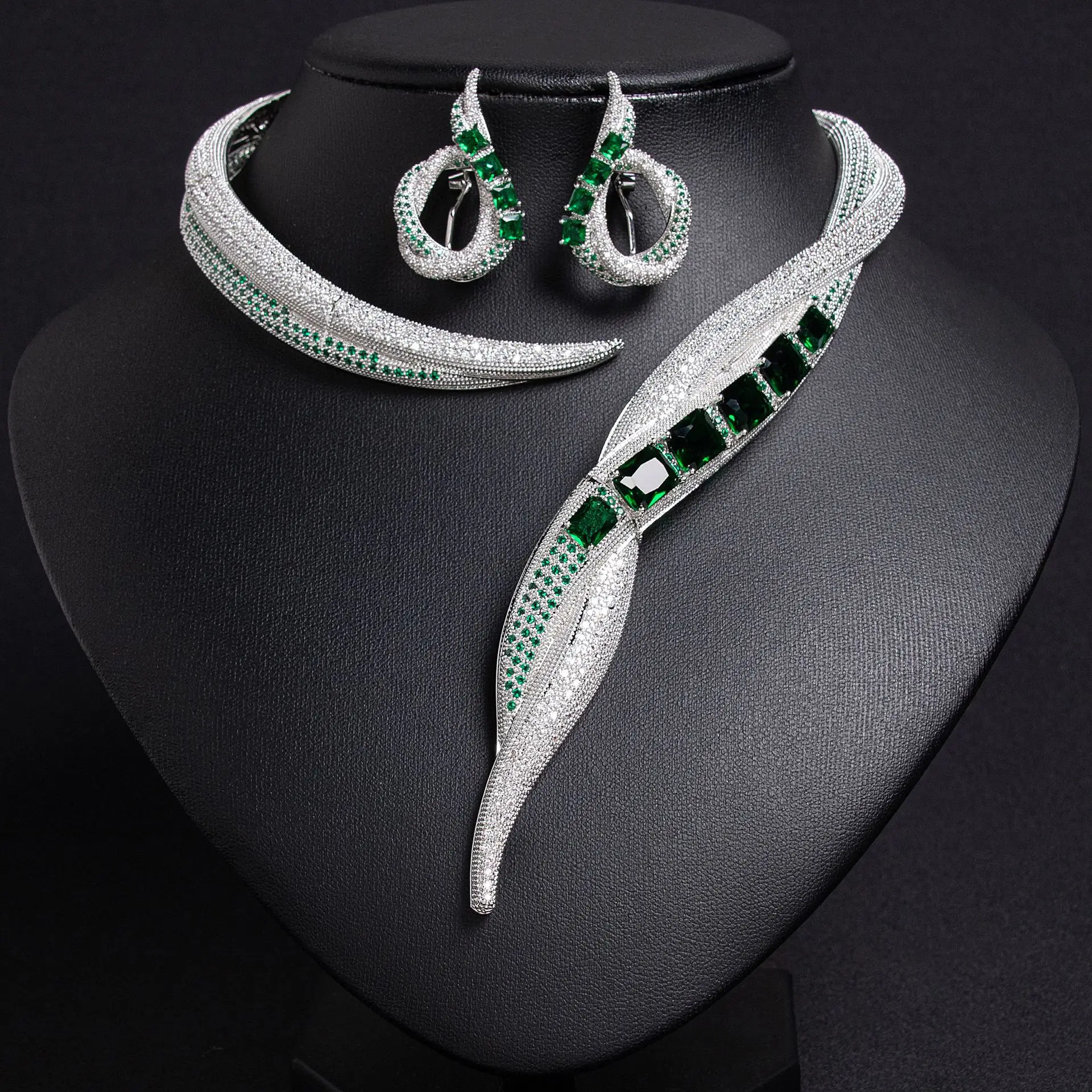 chocker Necklace Earrings Vintage Jewelry Set for Women's Wedding party Accessories Exaggerated design green white red blue