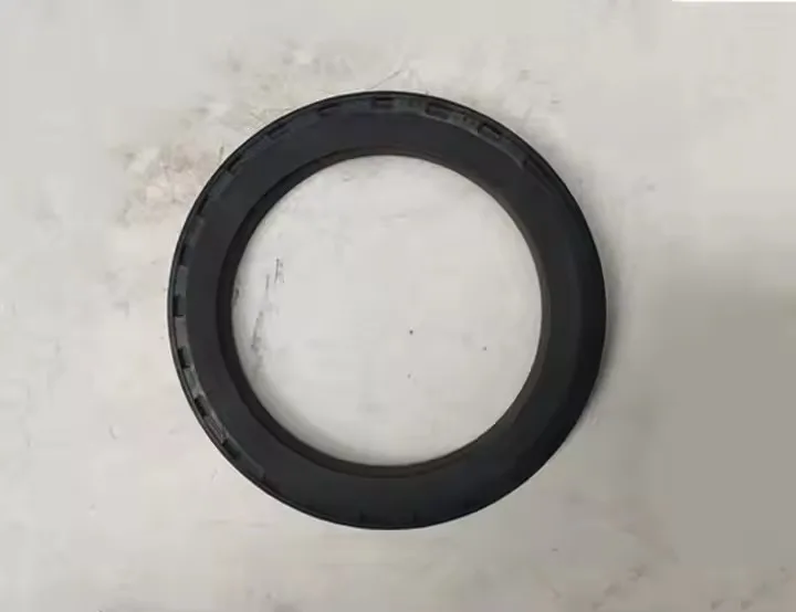 SITRAK C7H العمود المرفقي الختم الأمامي 200V01510-6008 100X130X12 أجزاء محرك الشاحنة #2