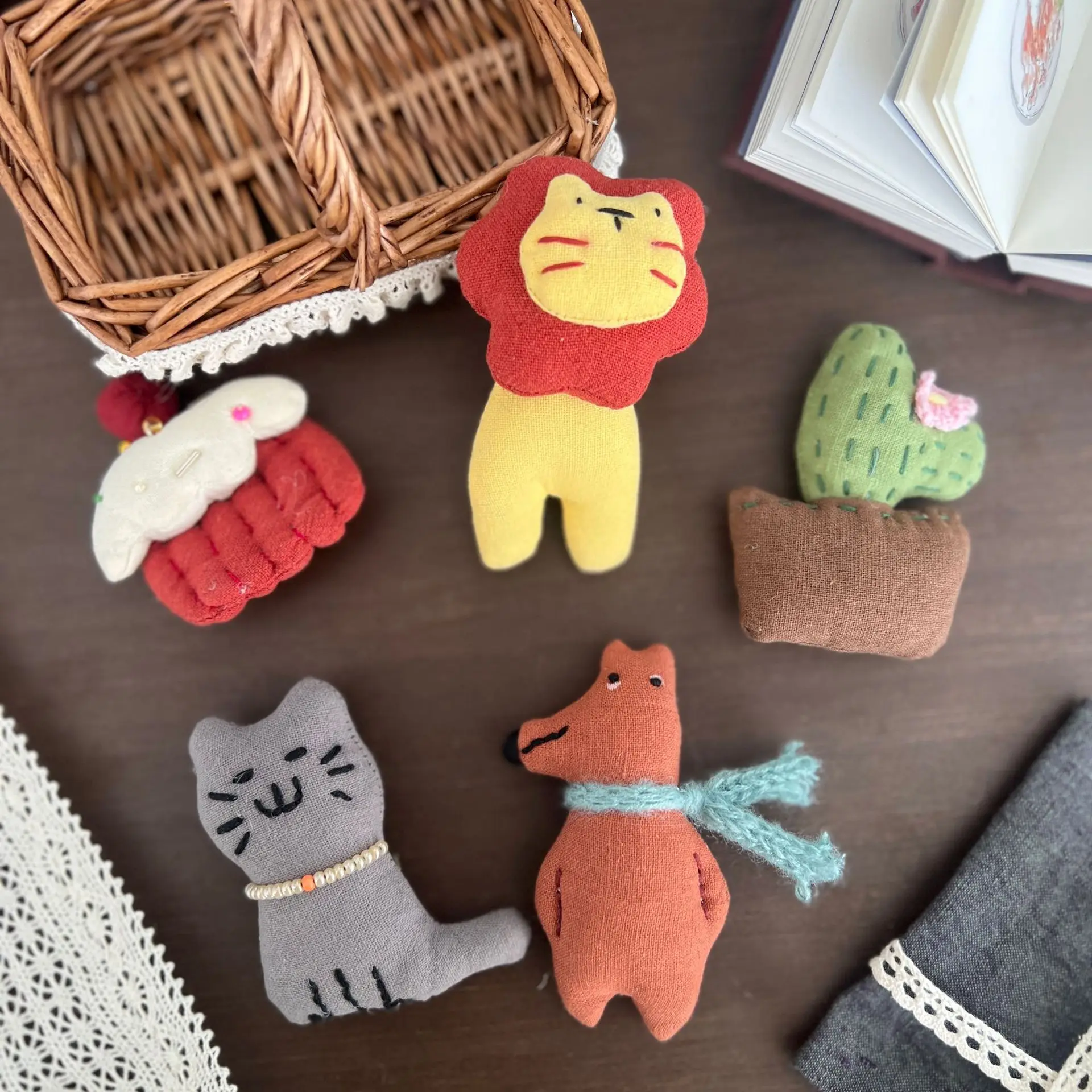 Cartoon Small Animal Stuffed Fabric Pendant for DIY Kids Clothing Bag Decoration Forest Style Lace Trim Accessory