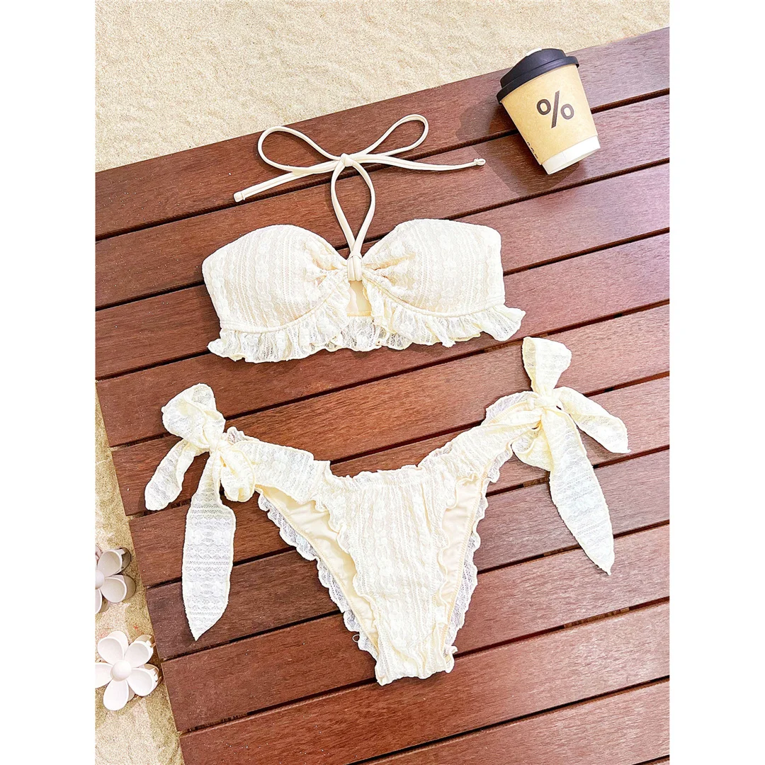 Spitzenbesetzter, gerüschter Bikini mit Neckholder, Damen-Badeanzug, zweiteiliges Bikini-Set, gepolsterter Badeanzug, Badebekleidung, Modell V8155. – Detail 4