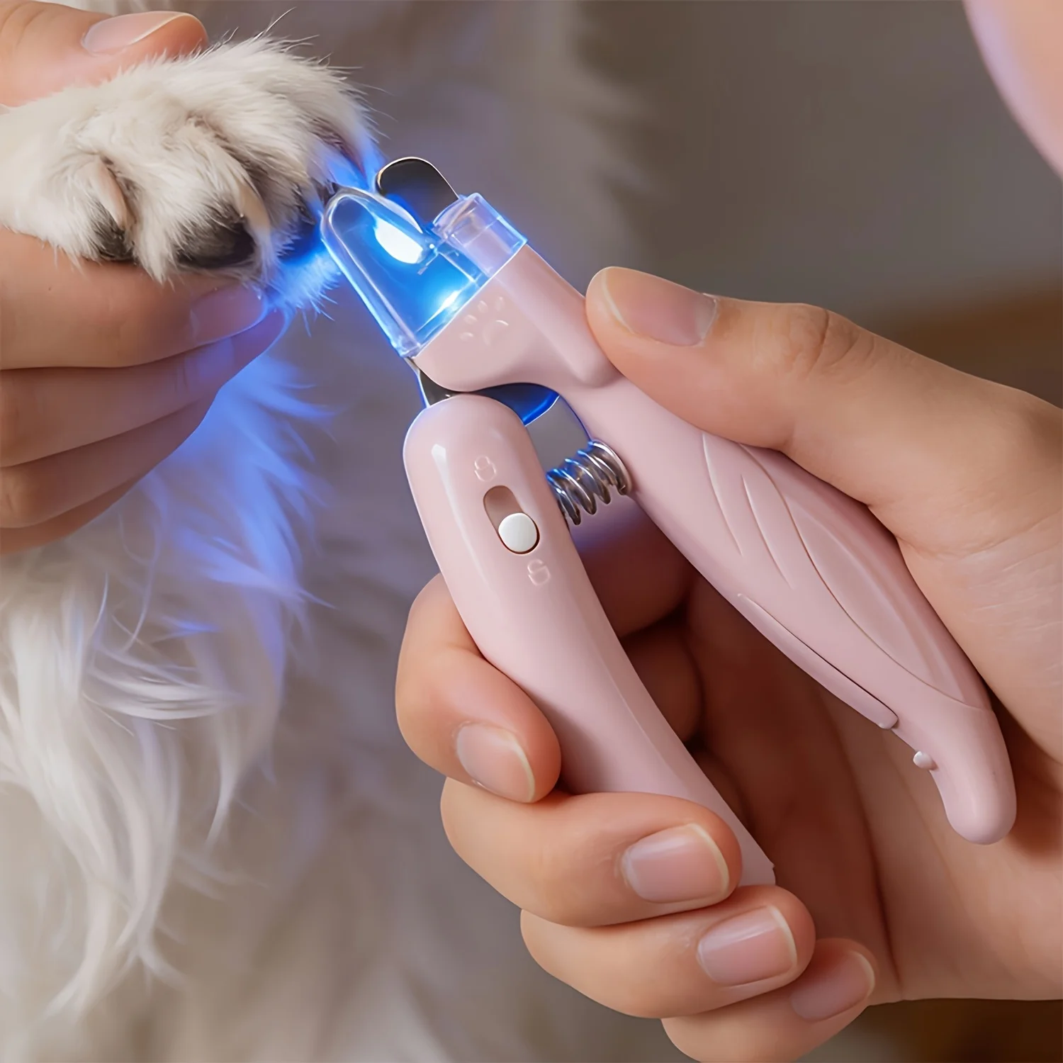 Professional Pet Nail Clippers with LED Design, Used To Locate Blood Lines, Ensuring Safety and Easy Trimming, for Cats and Dogs