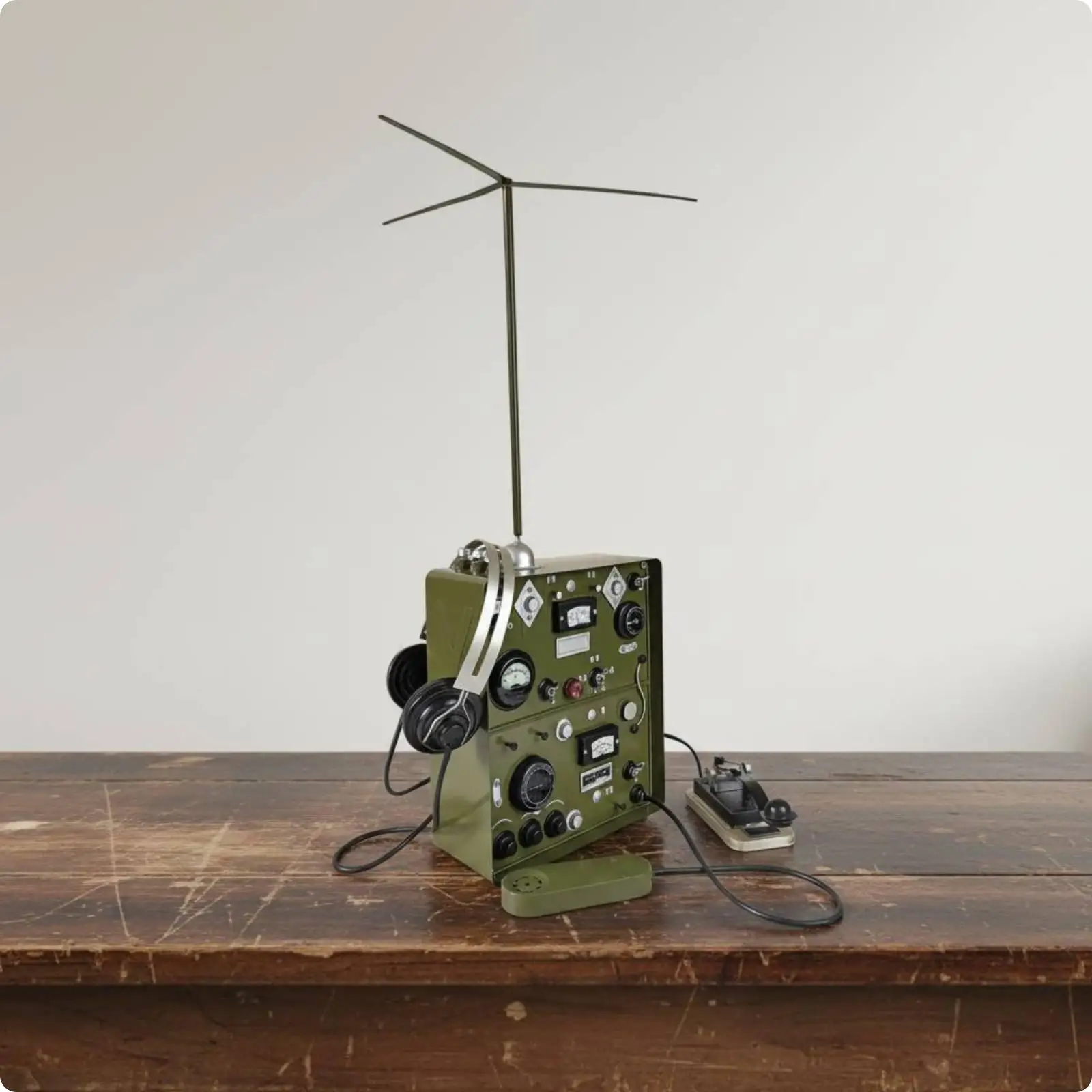 Vintage Iron Telegraph Machine Replica for Desk Decor Retro Communication Prop Collectible Old Radio Device Display
