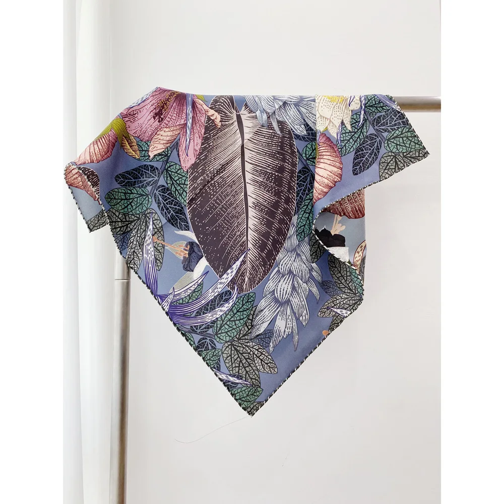 

Two Faced Silk Scarf 65CM Luxury Designers Women Shawls Scarves Handkerchief Mother Lover Gift 65CM Neck Bag Bandanas