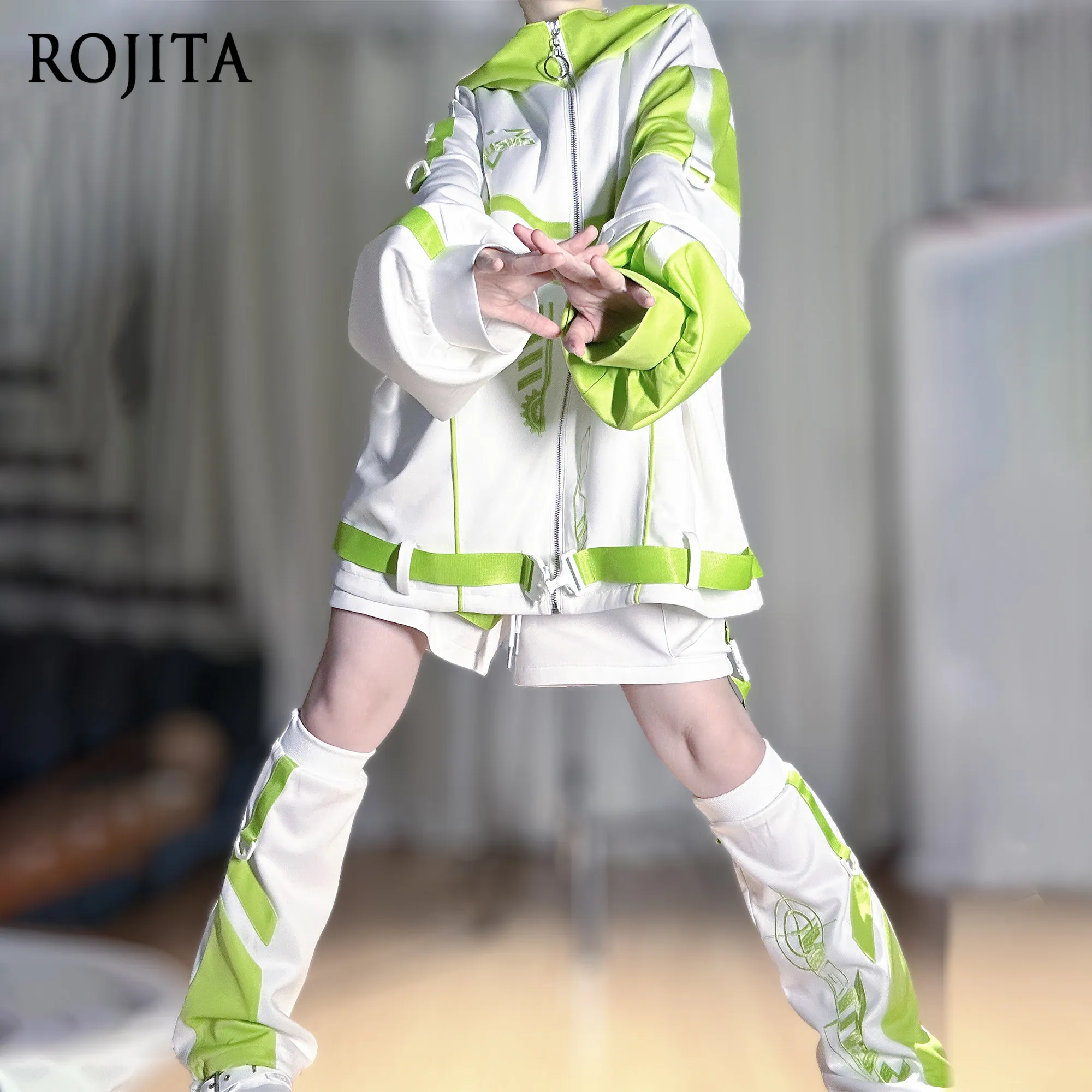 

Green White Oversized Hoodie Japanese Harajuku Techwear Outfit with Matching Leg Warmers Y2K Streetwear Shorts Suit Spring