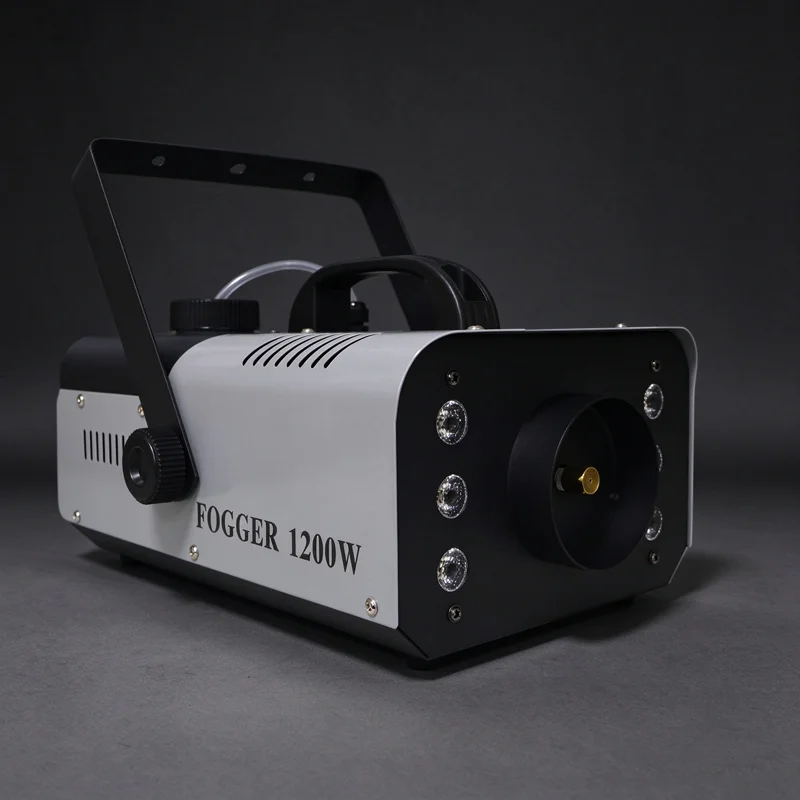 1200W LEDフォグマシン 6色ワイヤレスリモコン 2L - Smoke Stopper のレビューと価格