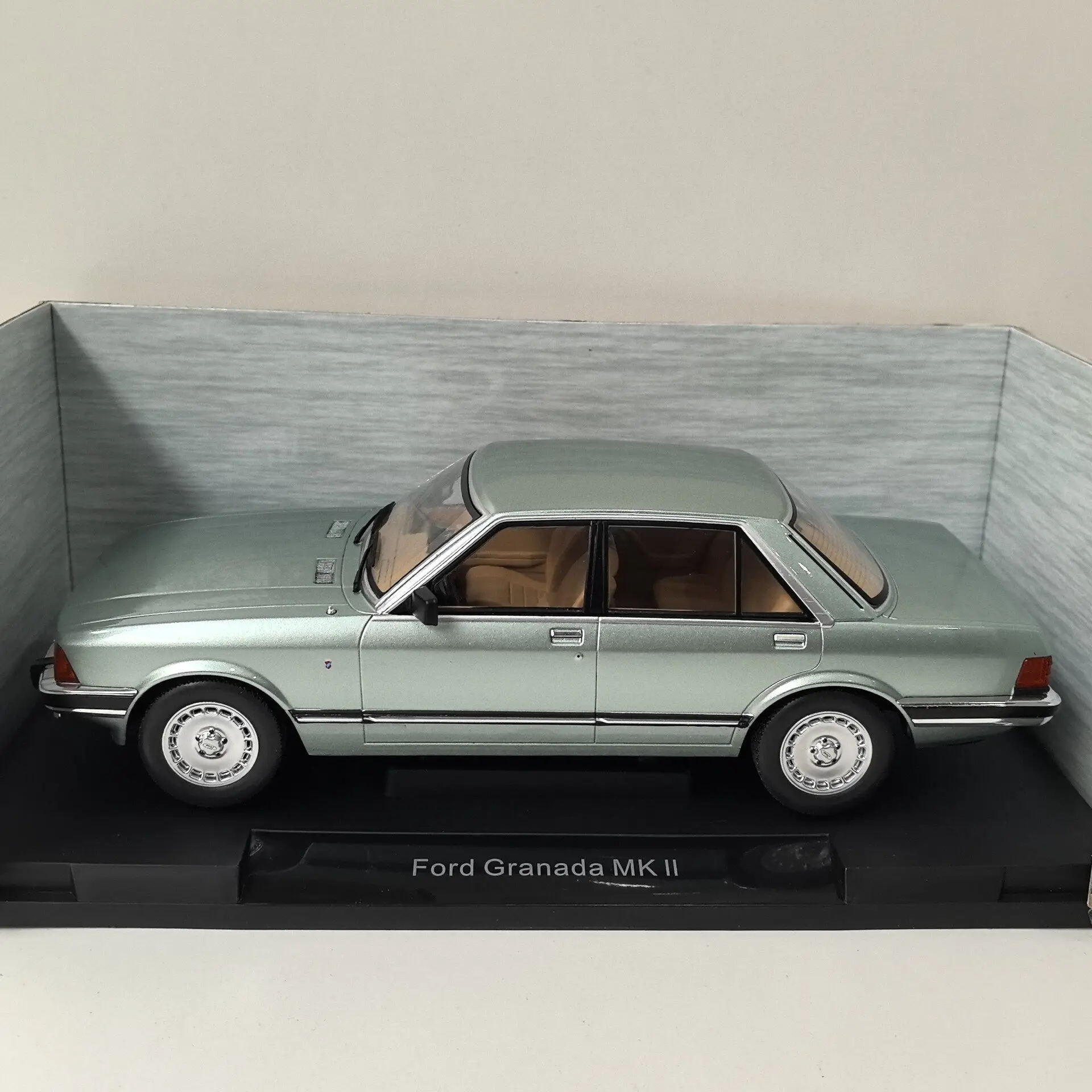 Diecast MCG 1/18 Scale FORD GRANADA MK II D8 Alloy Car Model