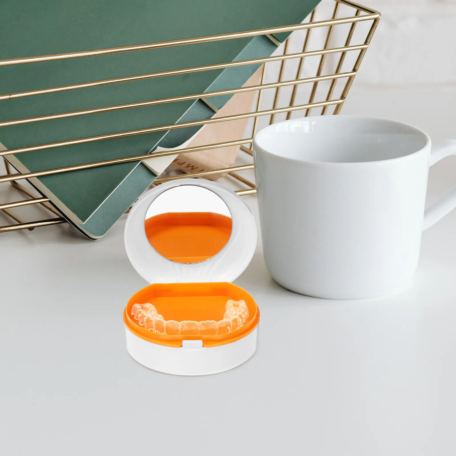 

Портативный двухслойный контейнер для хранения зубных протезов и брекетов, герметичный дорожный футляр с зеркалом