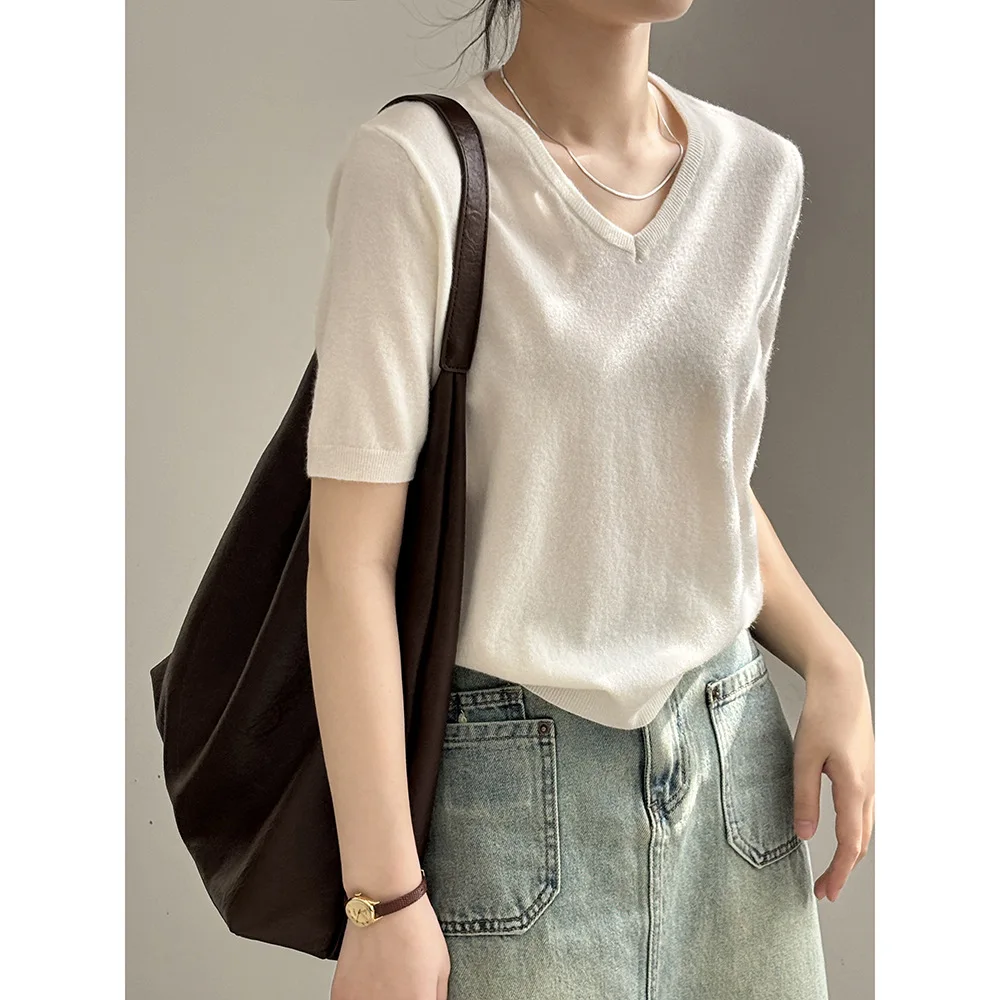 V-neck T-shirt for Women Short Sleeved Sweater Pullover Solid Thin Bottomed Shirt With Versatile Top 2024 Spring New 