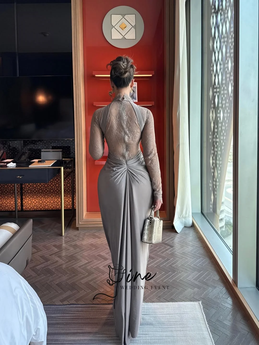 Oine Charming Grey Arab Formal Evening Gown Halter Neck Lace Long Sleeves Dubai Openwork At The Chest Party Dress Customized