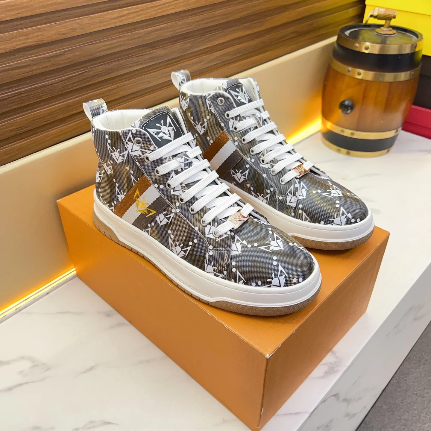 Men's Lac-up High-top boots outdoors Handmade Leather Casual Shoes Design Sneakers Man Comfortable Sports shoes Comfortable