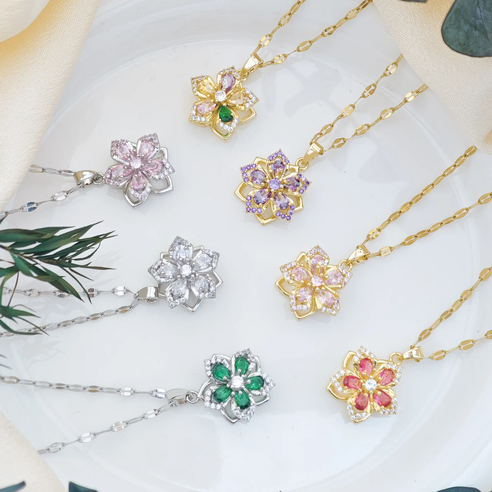 Women Rotate Zircon Bauhinia Flower Pendant Necklace Light Luxury Stylish Titanium Steel Non-Fading Jewelry Accessory