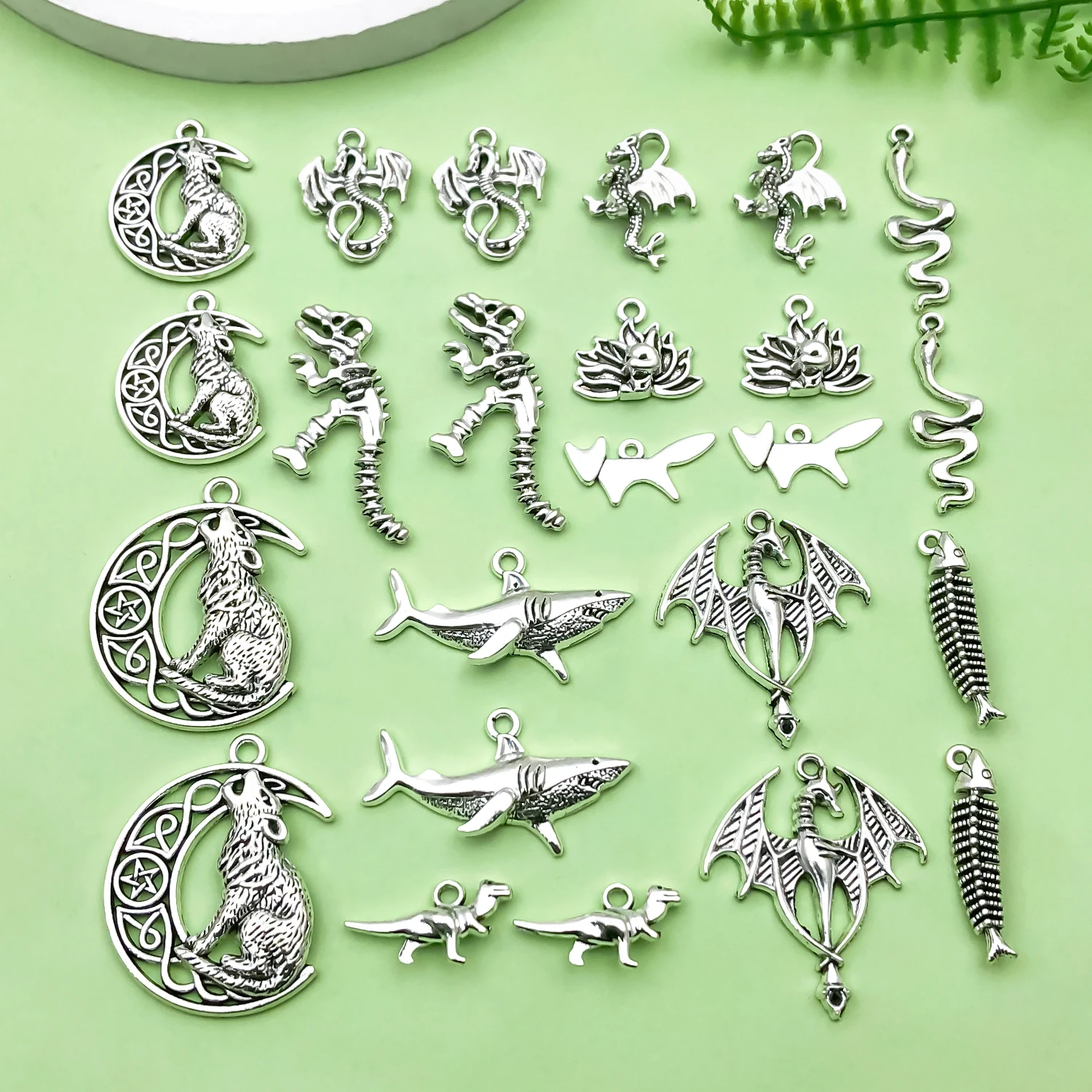 20/24pcs Animal Charms Alloy Fox, Skull, Dragon, Snake, Wolf Pendants for DIY Bracelets Necklaces Jewelry Making Accessories