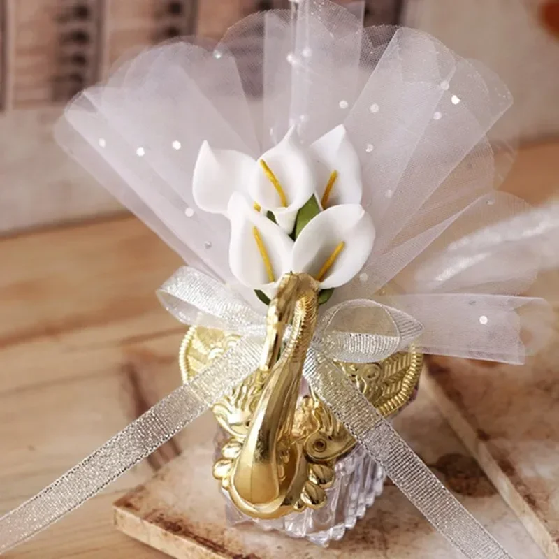 

24 set Wedding Favor Boxes Acrylic Swan With Beautiful Lily Flower Wedding Gift Candy Favors Novelty Baby Shower Candy Boxes
