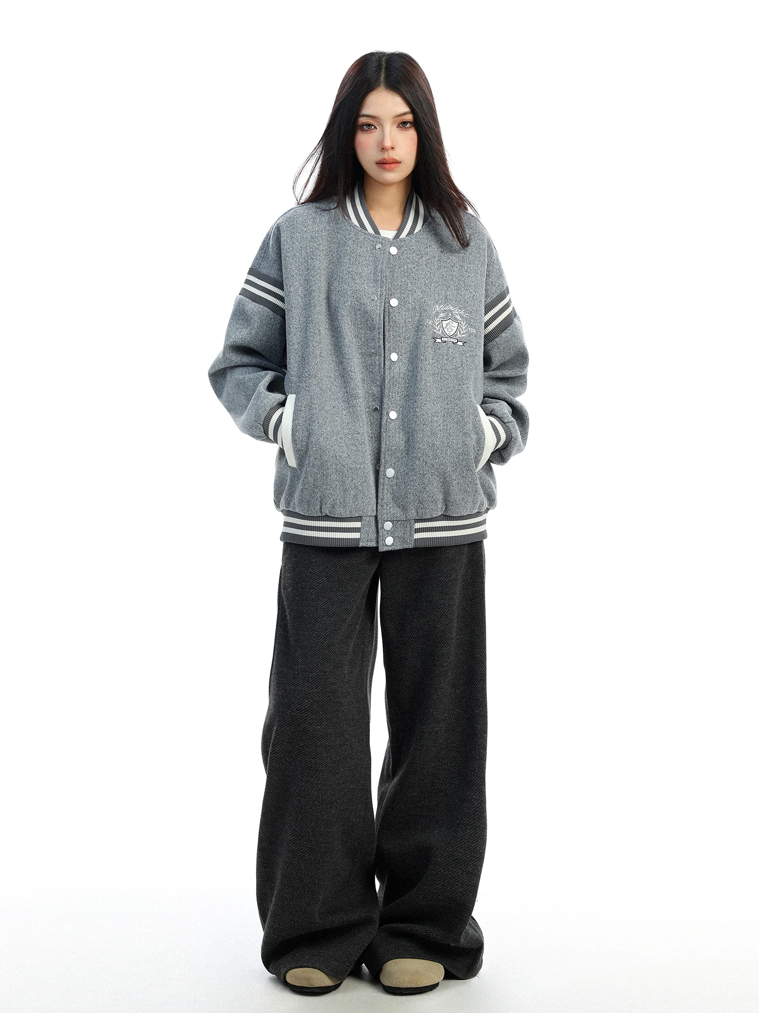 เสื้อแจ็คเก็ตเบสบอลปักลาย Biggold American College สีสันสดใส สไตล์หลวม ใส่ได้ทั้งผู้หญิงและผู้ชาย เหมาะสำหรับฤดูใบไม้ร่วง ปี 2025