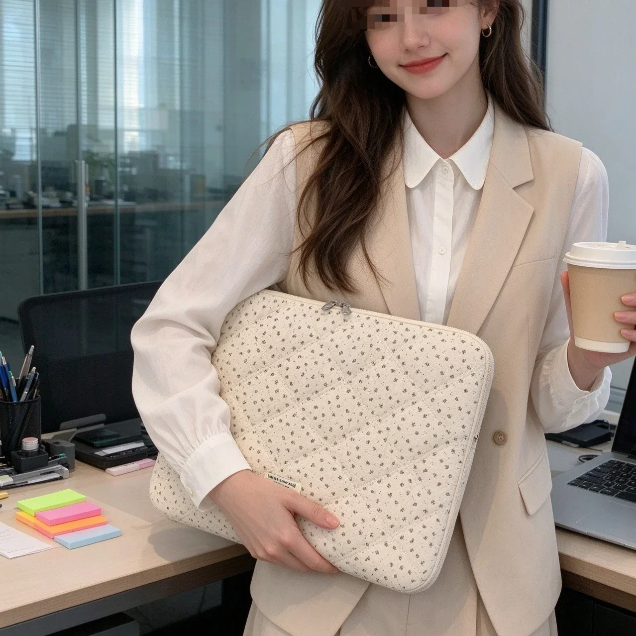 Ditsy Floral Corduroy Quilted Laptop Sleeve, Tiny Flower Zipper Case, Shockproof Lightweight Computer Bag for 11 13 14 15.6