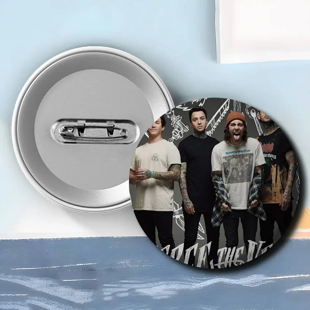 البوب روك باند P-Pierce الخامس الحجاب شارات مستديرة رائعة شارة دبابيس الإبداعية للملابس قبعة ظهره هدية اكسسوارات #6