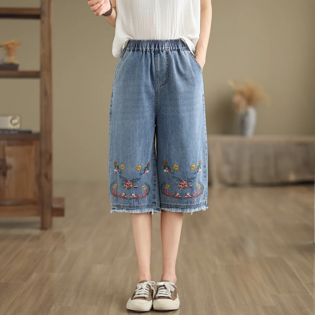 

Mori kei clothing vintage floral embroider denim fifth pants for women summer Japan style elastic waist ethnic jeans