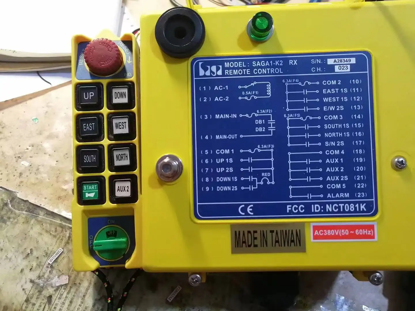 Saga-K2 8-Tasten Doppelgeschwindigkeits-Industrie-Funkfernbedienung für Kräne, Schalter für Hebezeuge und Brückenkran-Steuerung – Detail 3
