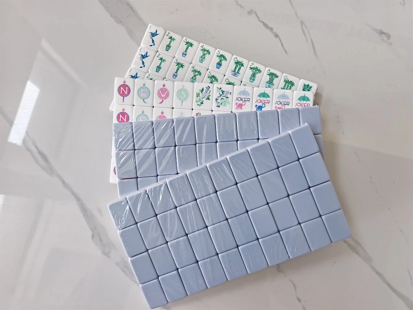 Hot 4-Layer Acrylic Luxury Mahjong Tiles American Mahjong Set 160 Tiles Portable Travel Home Party Game Mah Jongg Surprise Gifts