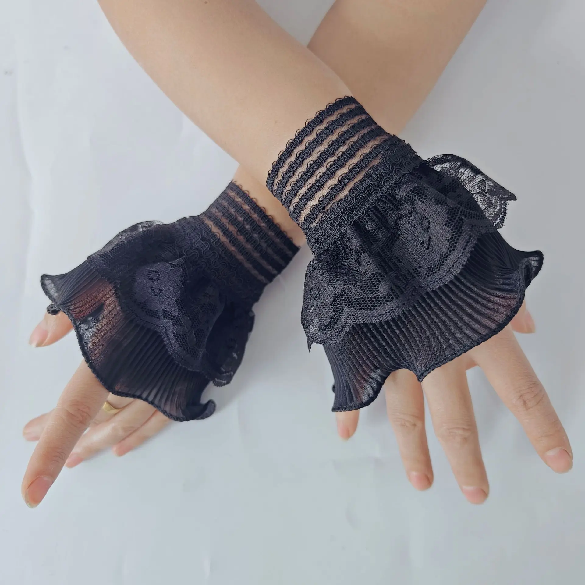 Korean version autumn and winter double-layer fake sleeves beautiful lace hollow lace cuffs decorative jewelry sleeves splicing