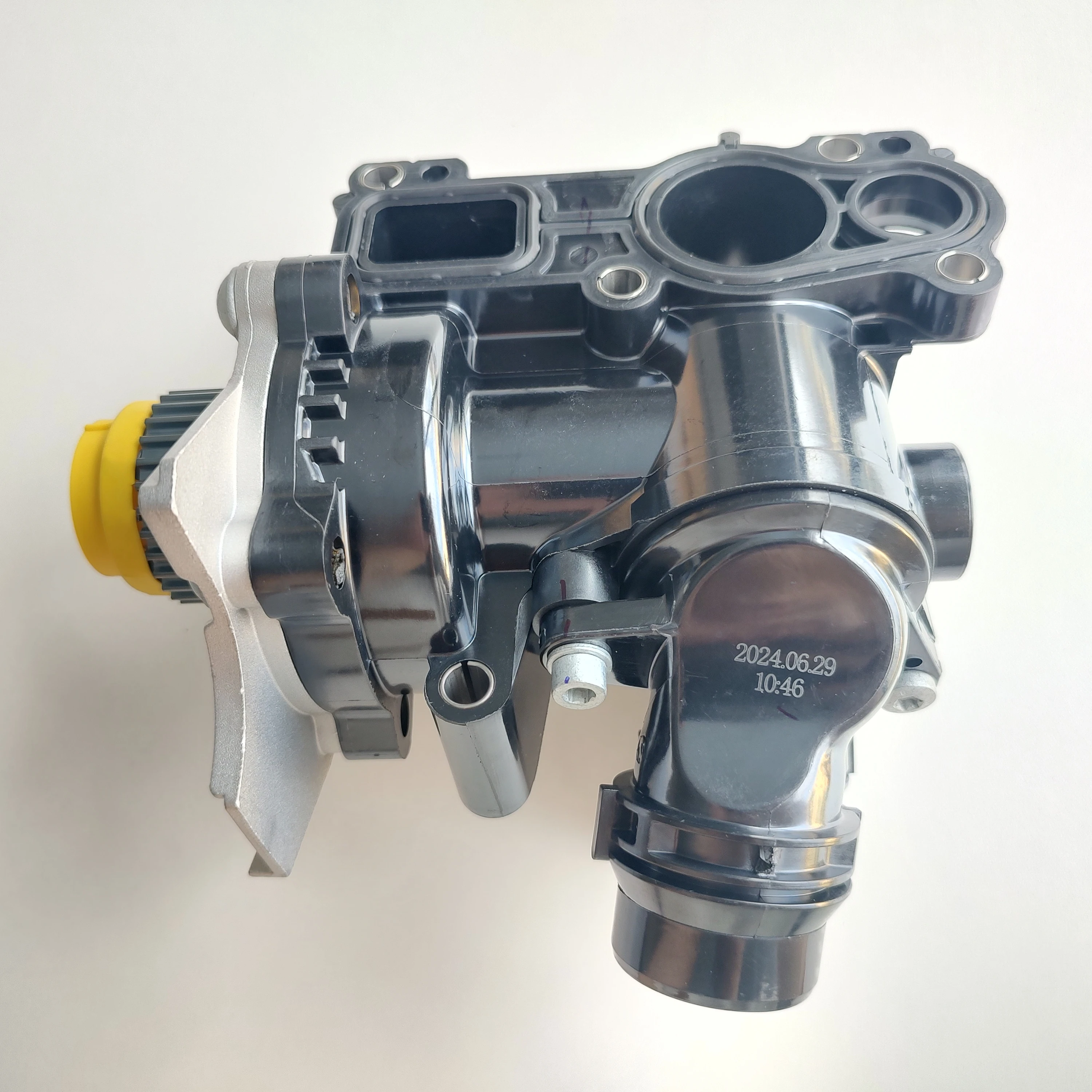 Original Ea888 GEN 2 Engine Water Pump Thermostat Assembly for Volkswagen Passat 2011-2018 Magotan 2012-2016 Golf 2009-2014 CC