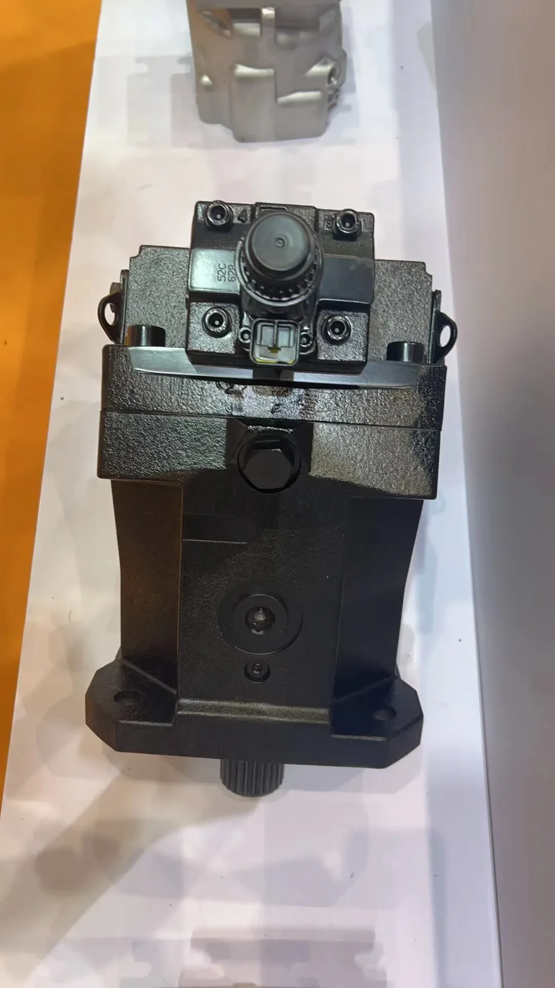 مضخة المكبس الهيدروليكي JR R S65C LS 25 25 NN N 3 S1N9 A2N NNN JJJ NNN/JR R S45B LS 19 25 NN N 3 C2N9 A8N NNN JJ BNR