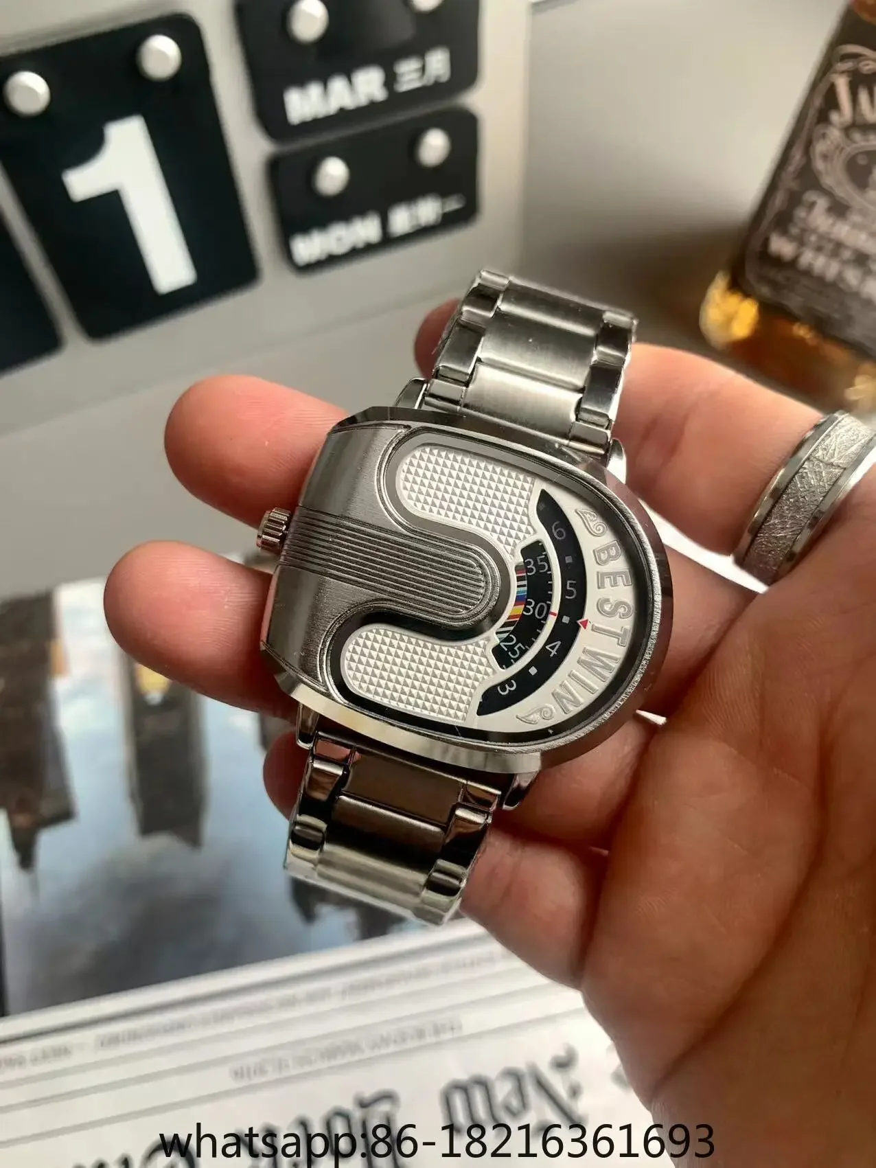 

New Concept Black Technology Rotating Watch Men's Square Personality Cool Design Steel Belt Premium Non-mechanical Quartz Watch