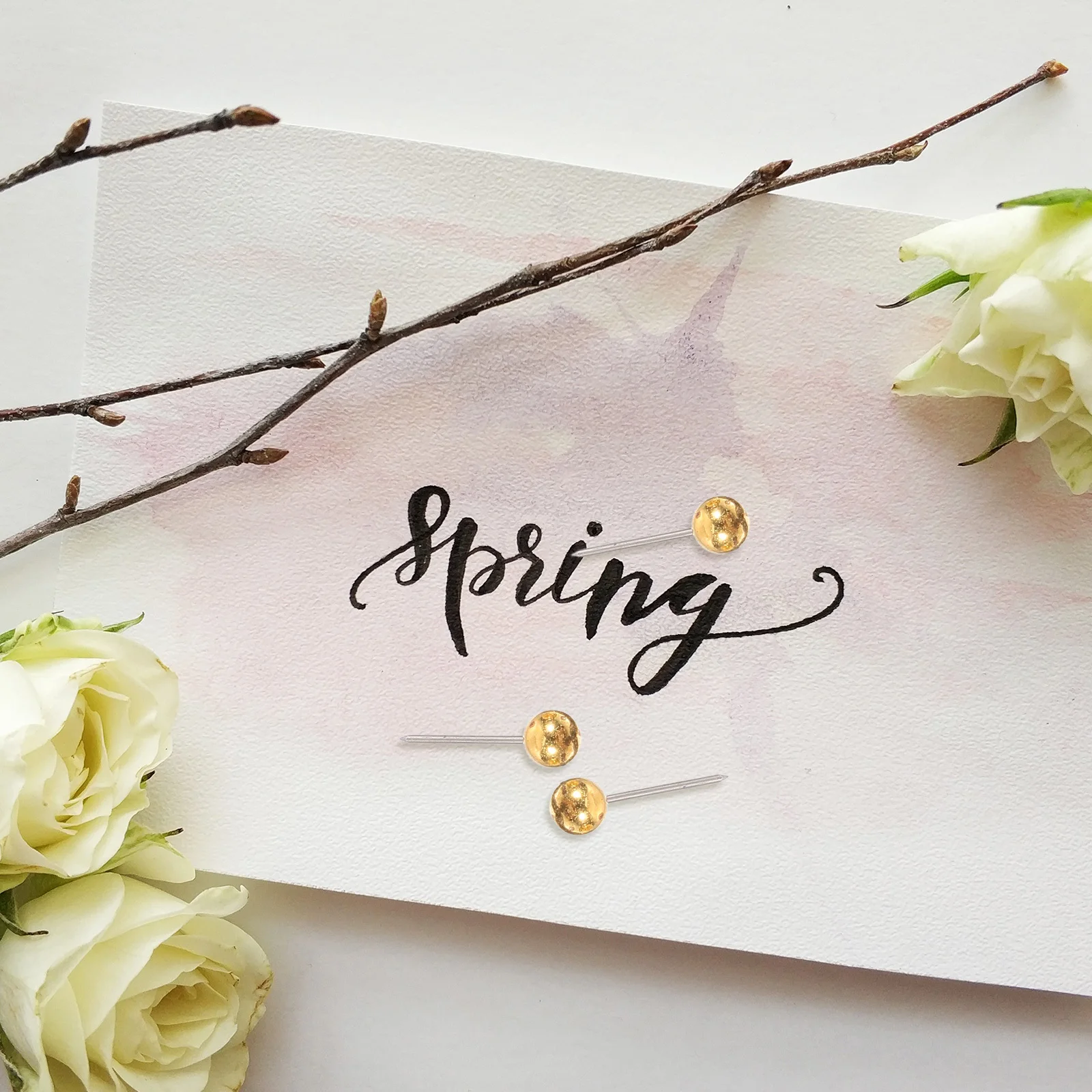 หมุดปักผ้าหัวกลมสีทอง 200 ชิ้น สำหรับงาน DIY งานฝีมือ ตกแต่งผนัง แสดงผลงาน ใช้งานได้จริง สวยงาม อุปกรณ์เครื่องเขียน