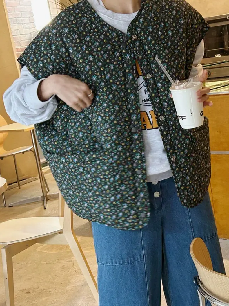 

2025 Autumn and Winter New Cute Flower Pattern Tank Top with Cotton Jacket for Women