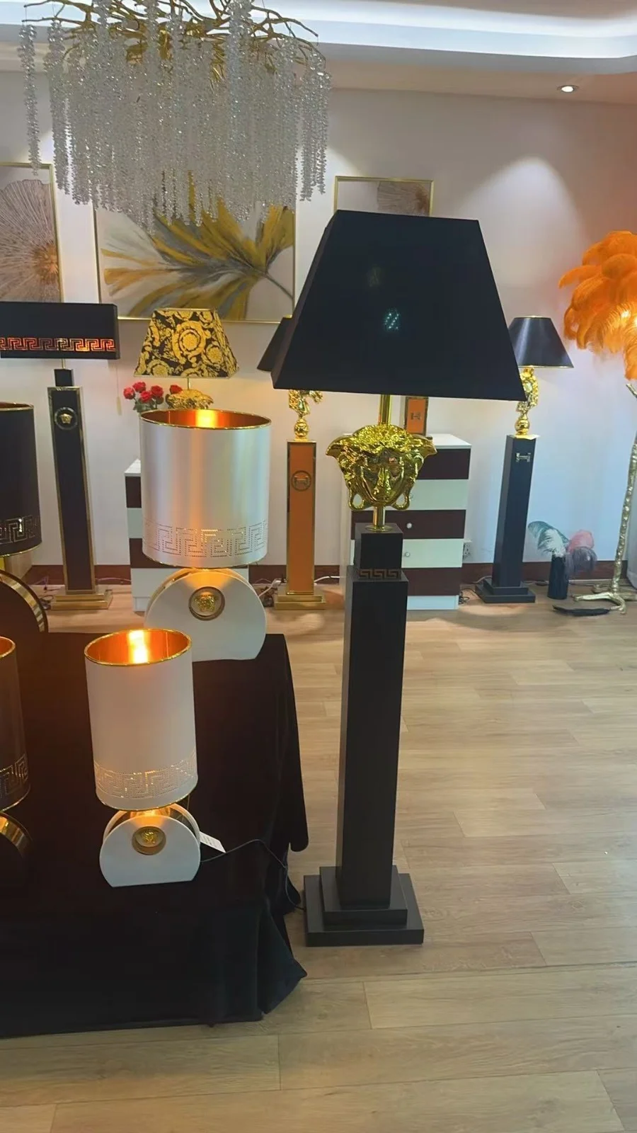 Dedicated link for floor lamps.