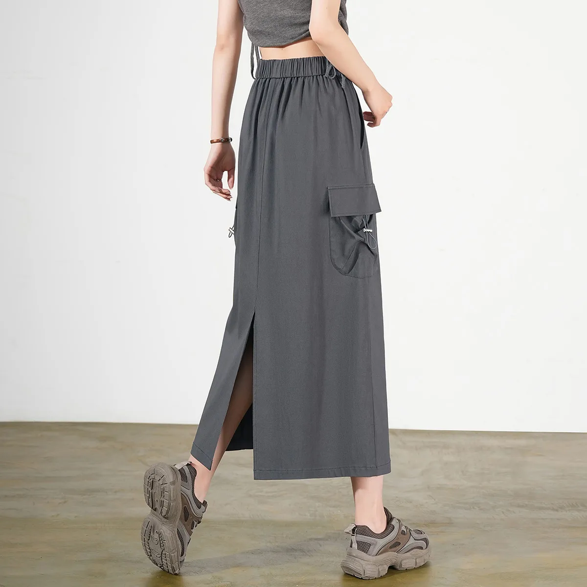 LOUIS YAO Workwear Style Midi Skirt 2025 Summer Fashion Pocket Decoration Elastic Waistband High Waist Slit Women's Long Skirt