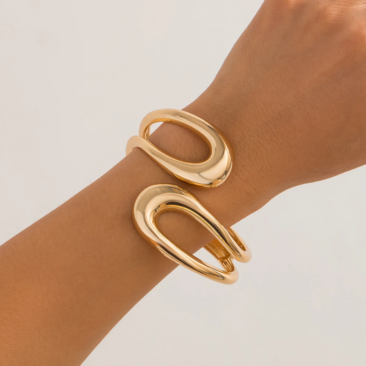 

KunJoe Luxury Unique Irregular Chunky Spring Bangles for Women Punk Gold Color Smooth Surface Hugging Bracelet Couple Jewelry