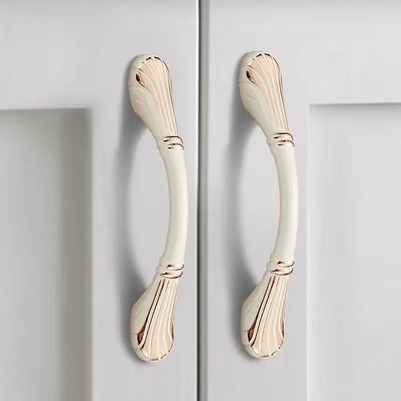 Cabinet Door Handle Zinc Alloy Chinese Style Retro Gold Patterned Handle Wardrobe Cabinet Door Pull Furniture Hardware