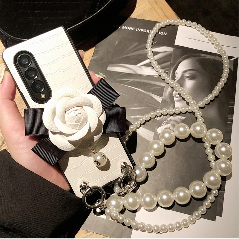 

Leather Camellia Phone Case For Samsung Galaxy Z Fold 6 5 4 3 Crossbody Pearl Chain Bracelet PU Leather Alligator Pattern Cover