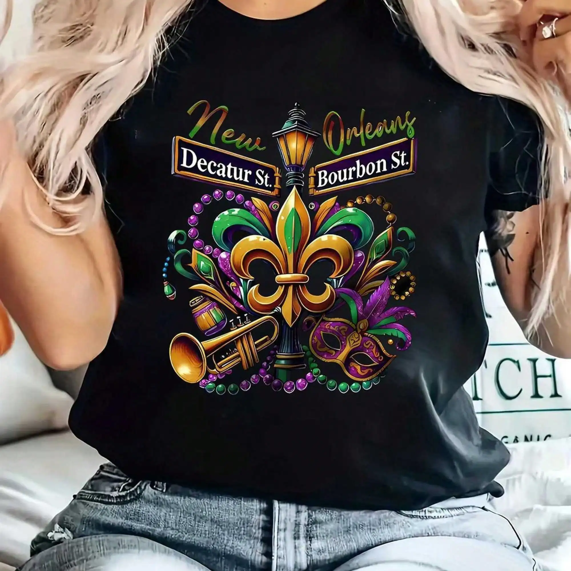 Ladies' Mardi Gras T-Shirt From New Orleans Featuring A Colorful Fleur-De-Lis And Bead Design, Comfortable Crew Neck With Short Sleeves, Easy To Wash Casual Top Perfect For Spring And Summer Celebrations, Suitable For Festival Wear