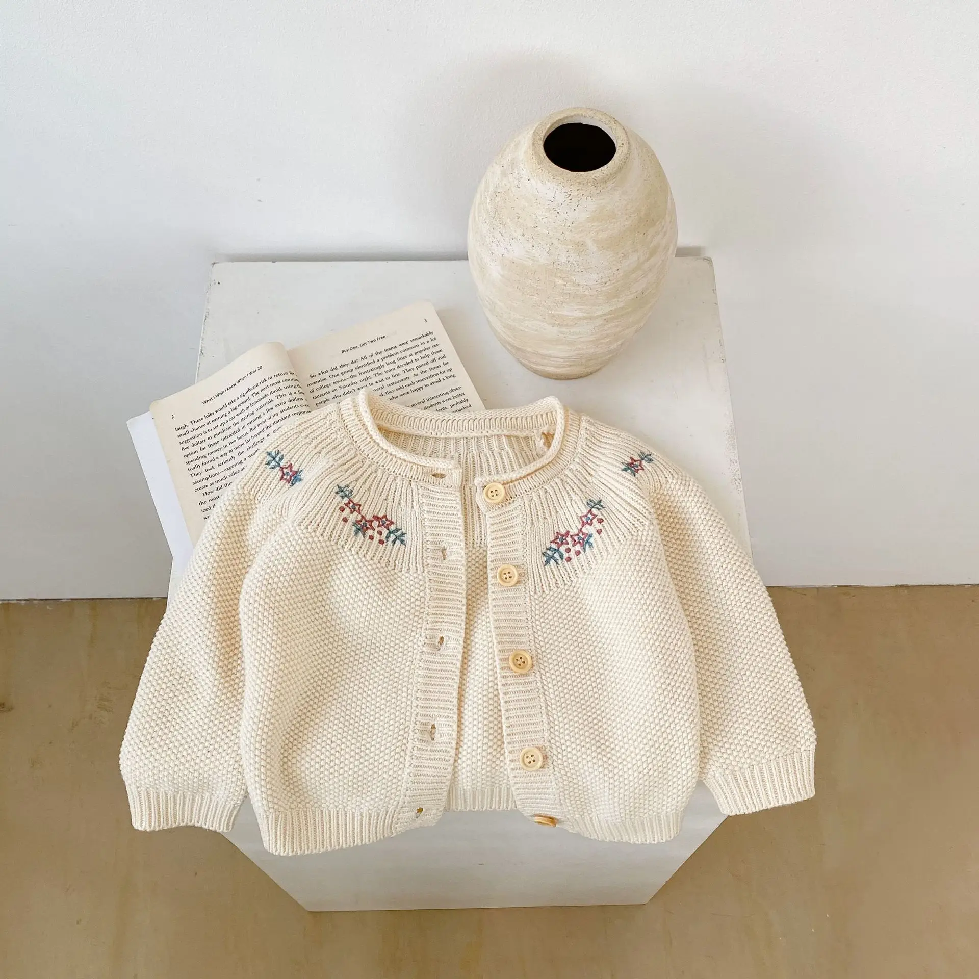 1-3 Y2023 autumn versatile baby cotton yarn 0-3 years old simple embroidered long sleeve knitted cardigan jacket