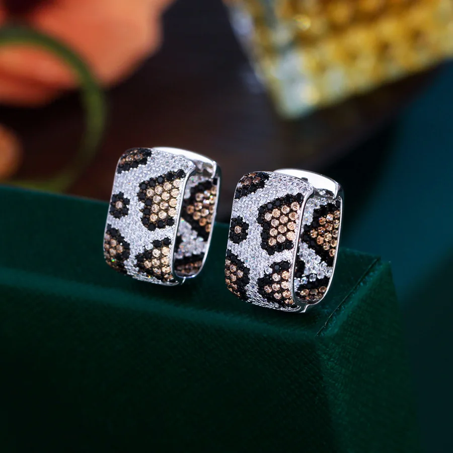 

2025 New Fashion Multicolor Zircon Snake Leopard Print Hoop Earrings for Women Luxury Daily Party Jewelry