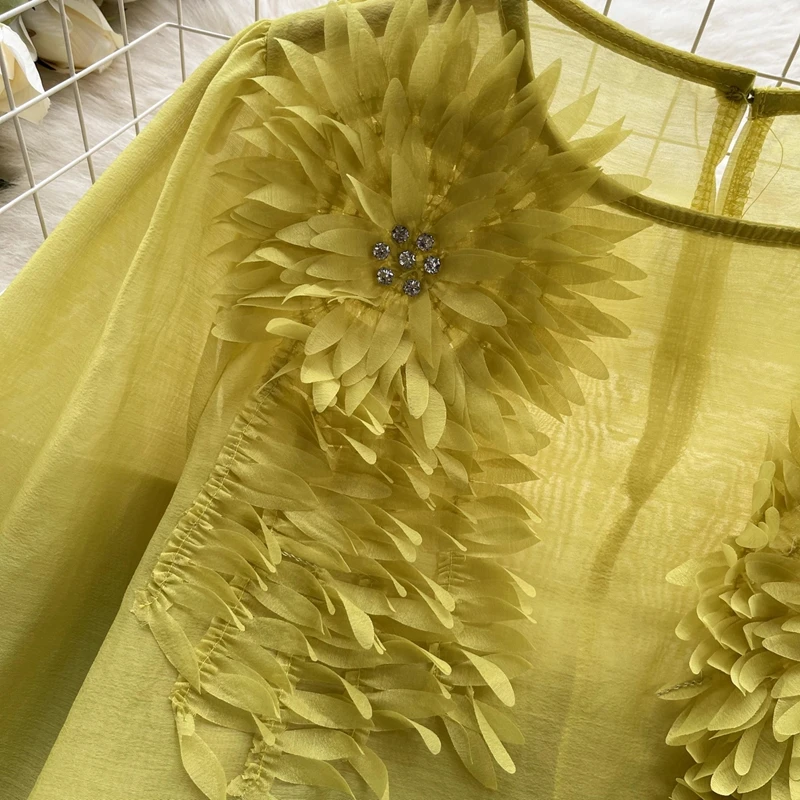 프랑스어 탑 2025 새로운 봄 스타일 디자인 입체 꽃 다목적 버블 슬리브 풀오버 여성 셔츠