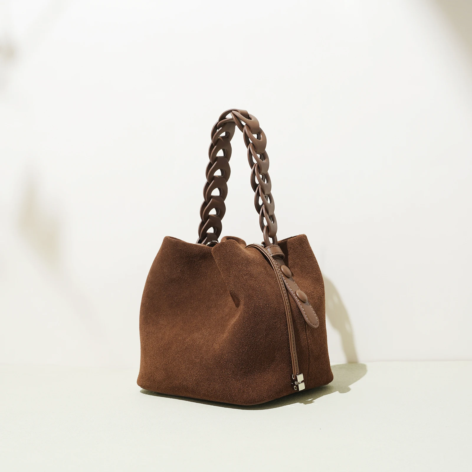 

Retro Frosted Leather Folds Handheld Bucket Bag 2025 New Pattern Trendy Fashion The Single Shoulder Bag Versatile Crossbody Bags