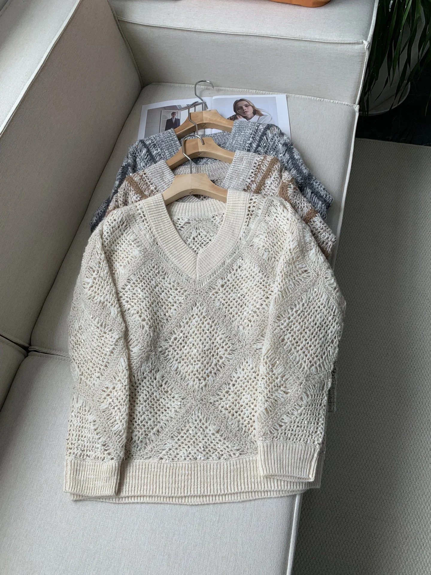 

Women's Sequined Sweater Autumn Winter Plaid Hollow Out V-Neck Long Sleeve Loose Female Knitted Pullover