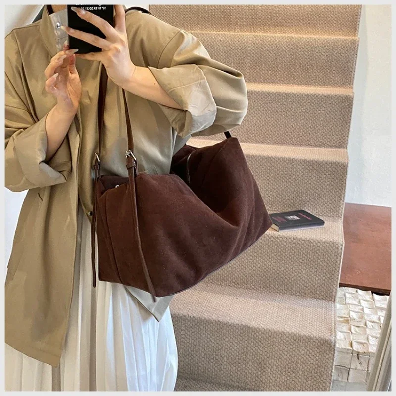 Large Capacity Suede Crossbody Shoulder Bag Vintage Simple Texture Tote Bag for Women Fashion Lazy Style Storage Commuter Bag