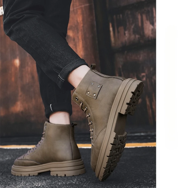 รองเท้าบูทผู้ชายแฟชั่นหนัง รองเท้าบูทมอเตอร์ไซค์ผู้ชาย ดีไซน์สไตล์อังกฤษ รองเท้าบูทข้อเท้าแบบใหม่ รองเท้ากีฬาผู้ชายหุ้มข้อสูงกันลื่นสำหรับกิจกรรมกลางแจ้ง