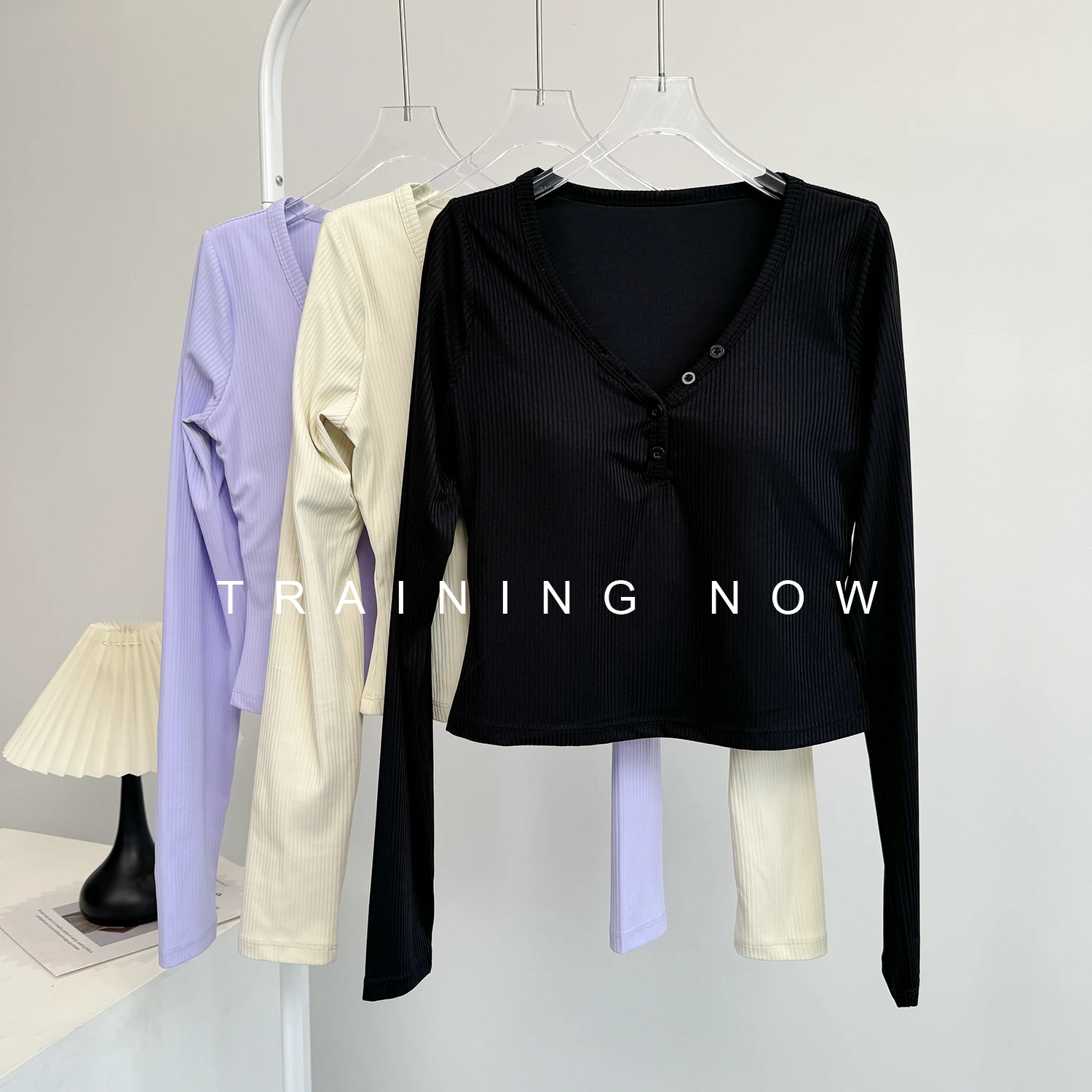 

Спортивный женский осенний красивый топ с длинными рукавами для занятий пилатесом, быстросохнущий топ для фитнеса с нагрудной подушечкой для йоги, утренний бег