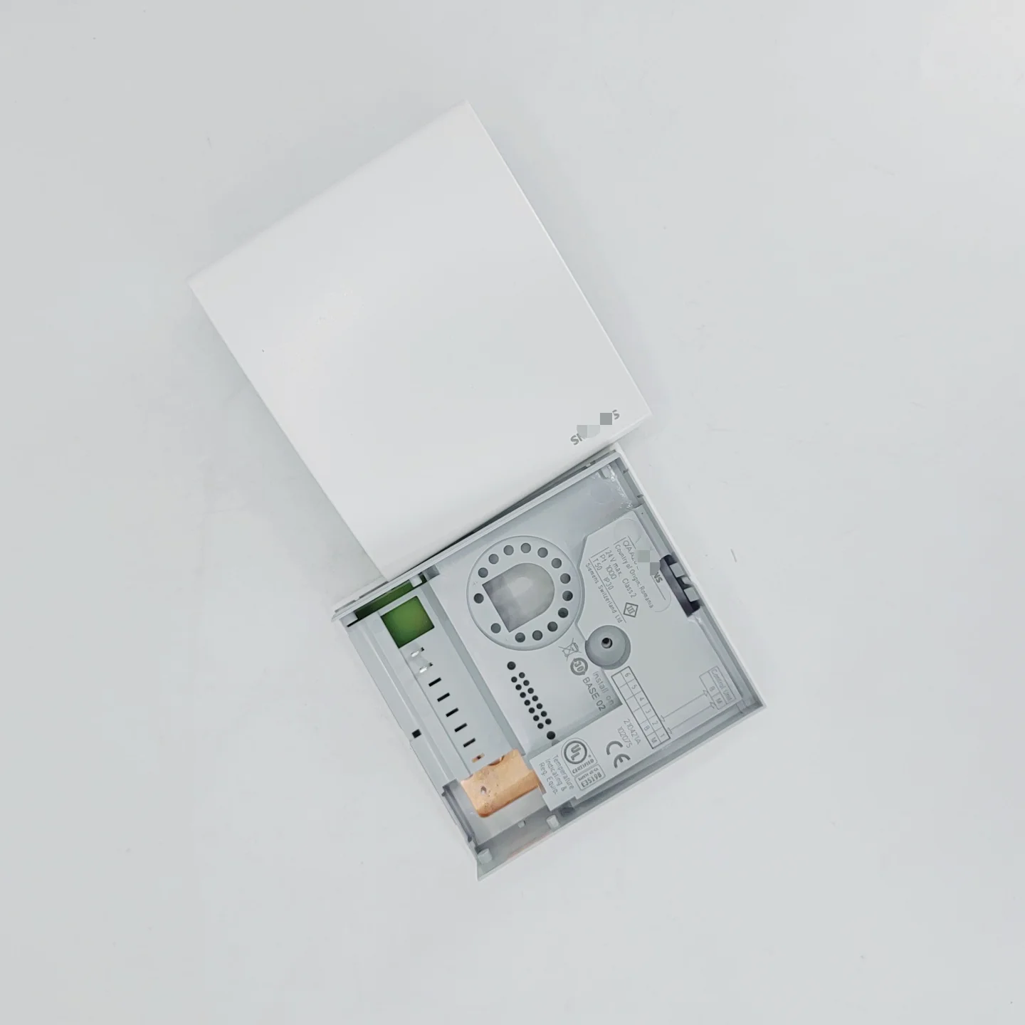 

Новый датчик температуры в помещении QAA2010 pt100 QAA2012 pt1000 QAA2030 QAA2061 0-10 В QAA2061D QAA2071 4-20 мА QAA24 Ni 1000