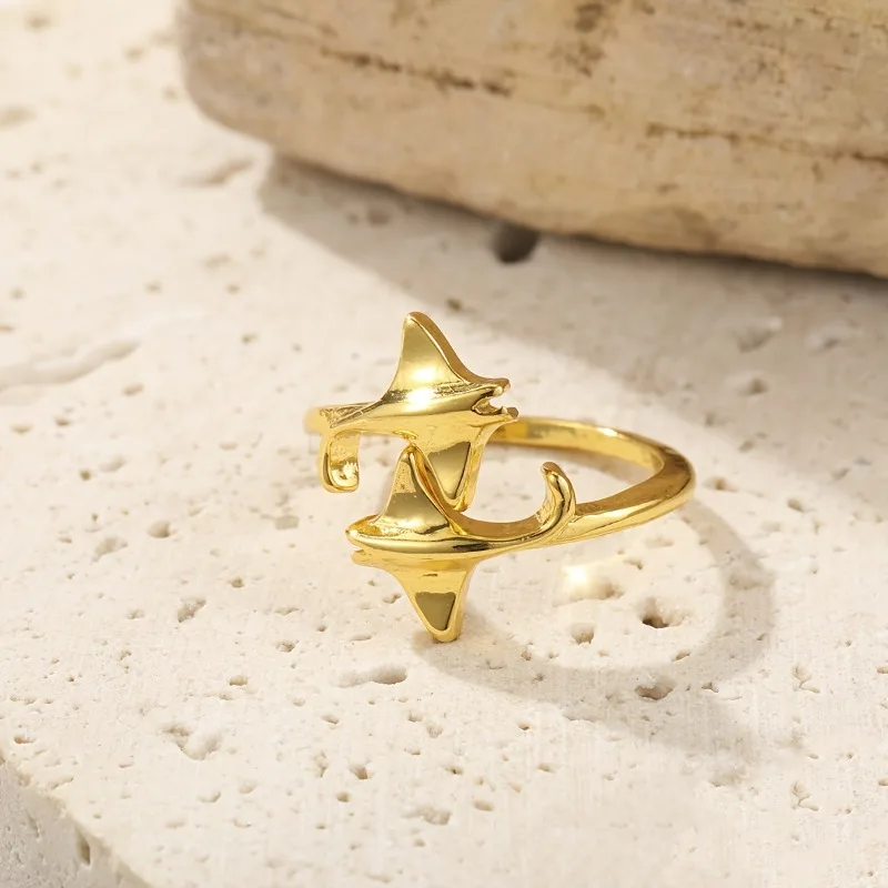 Creatively Designed Ring for Women Shaped Like A Minimalist Manta Ray for Ocean-Themed Jewelry Holiday Gatherings Gifts