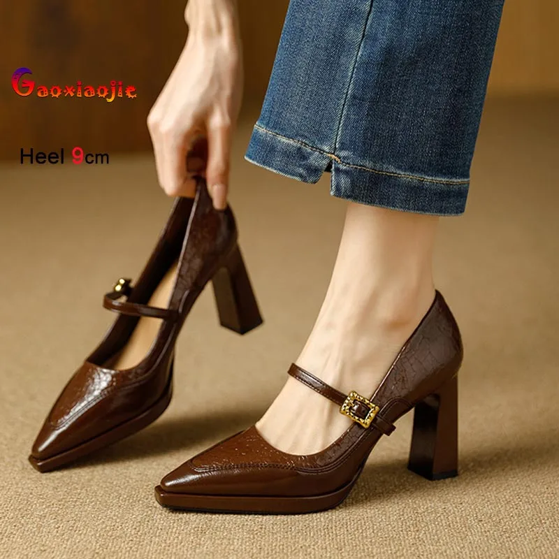 

Женские туфли-лодочки во французском стиле из мягкой кожи с острым носком, на толстом каблуке, с неглубоким вырезом