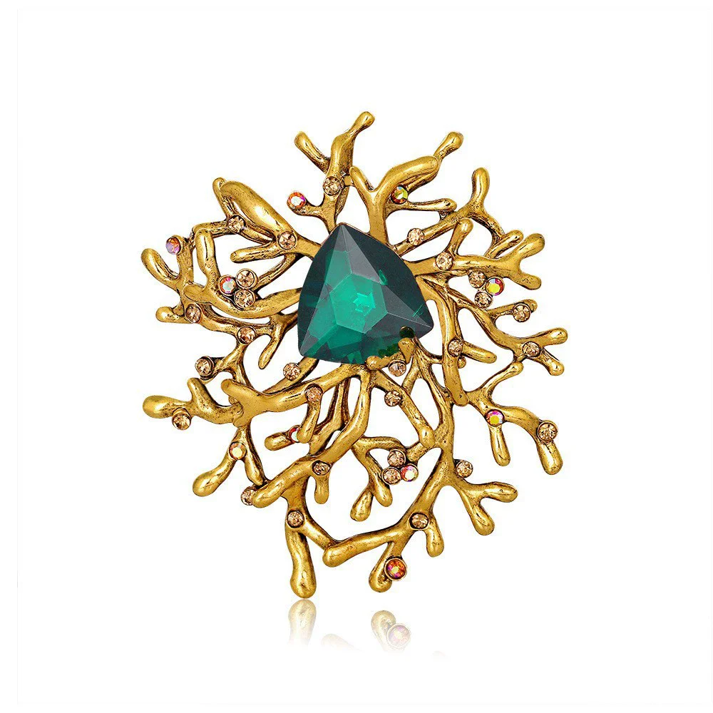 Vintage Accessories Emerald Brooch Set with Diamonds Hollow Pattern Design Gold Plated Brooch