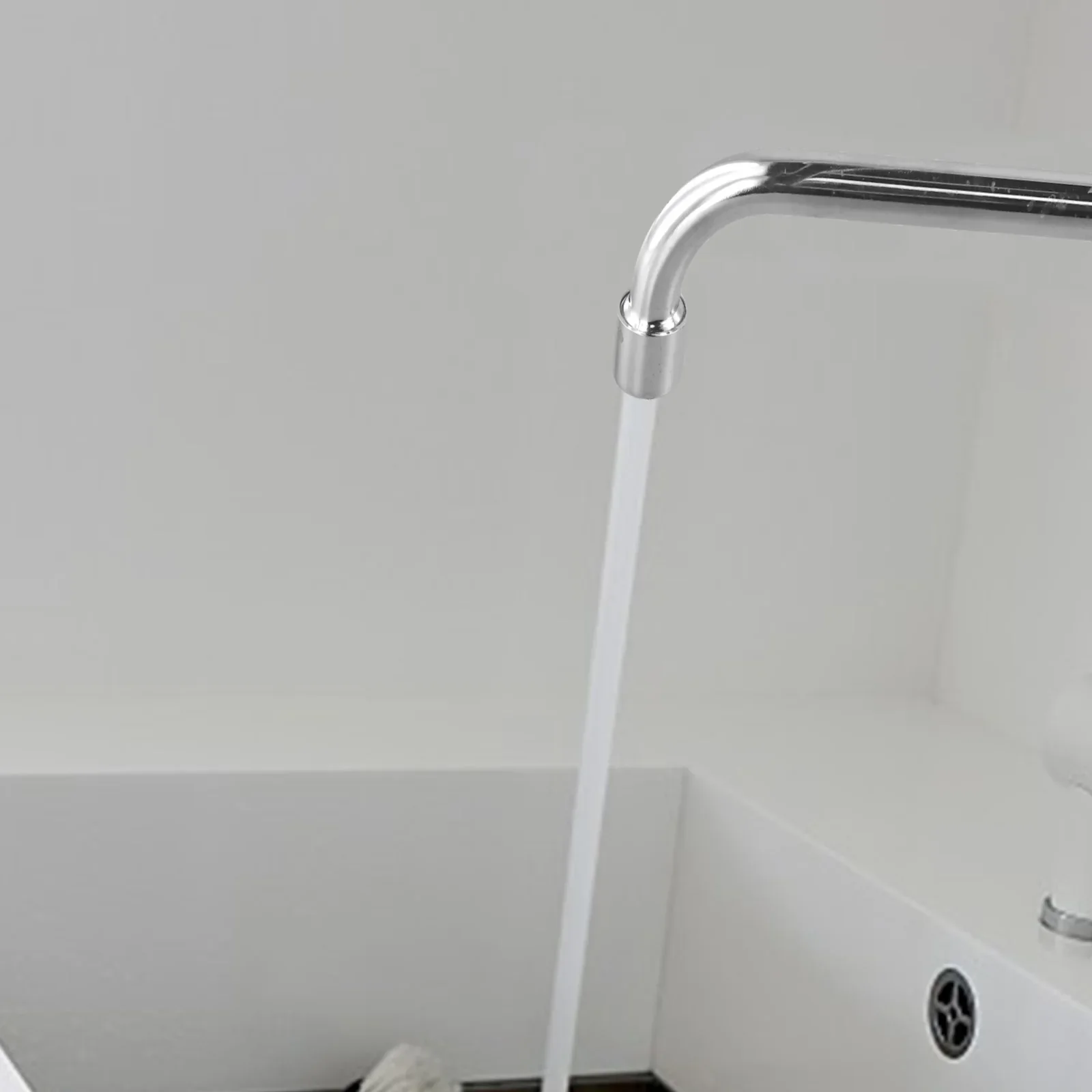 

Премиальный медный поворотный смеситель с полуавтоматической функцией, разработанный для улучшения дизайна вашей кухни или ванной комнаты